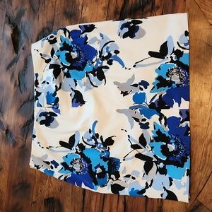 Kelly & Diane Blue and White Skirt - size 14